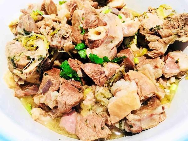 炖羊肉时想要汤鲜肉还嫩，这2种料别放!